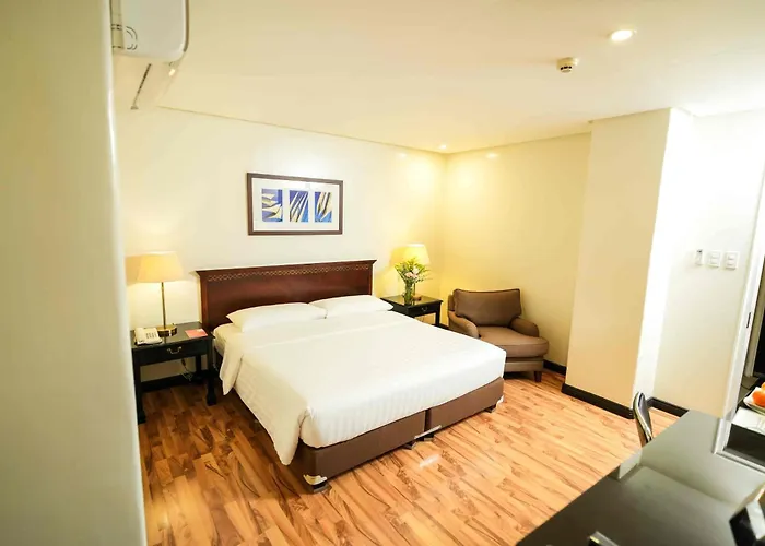 Court Meridian Hotel & Suites